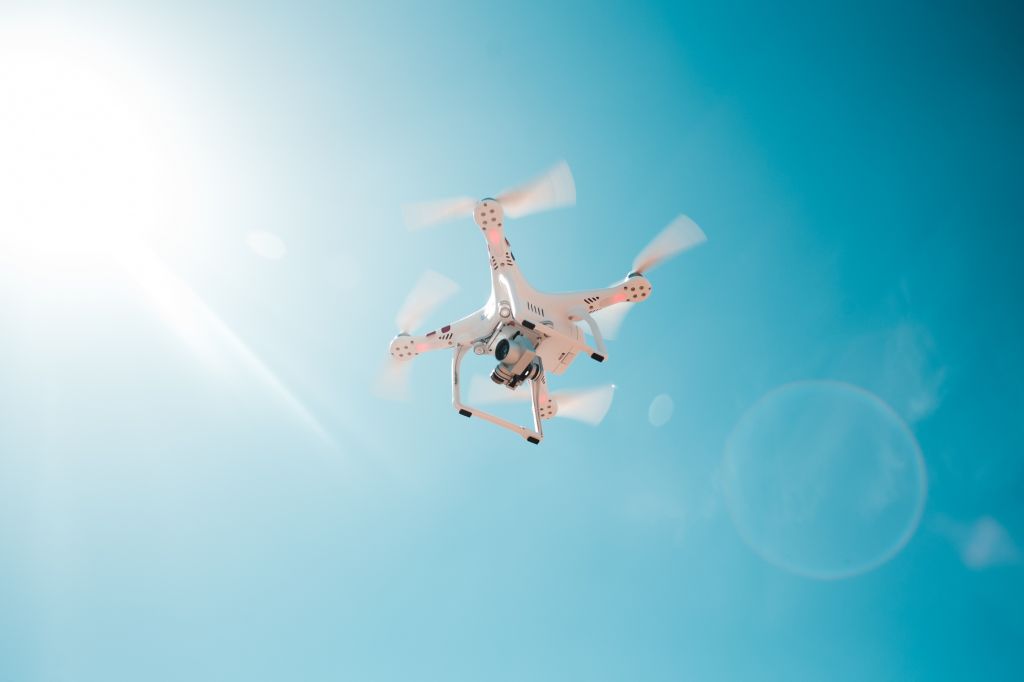 Qualcomm e Speedbird Aero unem soluções para logística aérea urbana usando drones de entrega