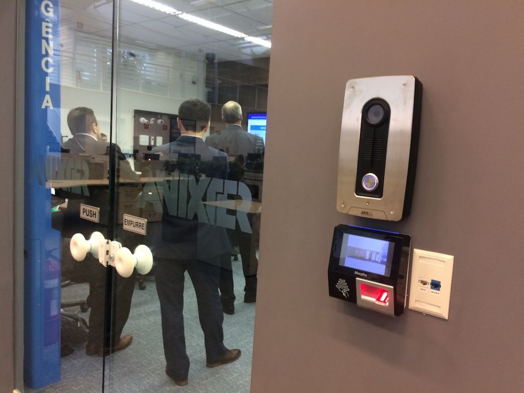 Axis inaugura áreas exclusivas na Anixter