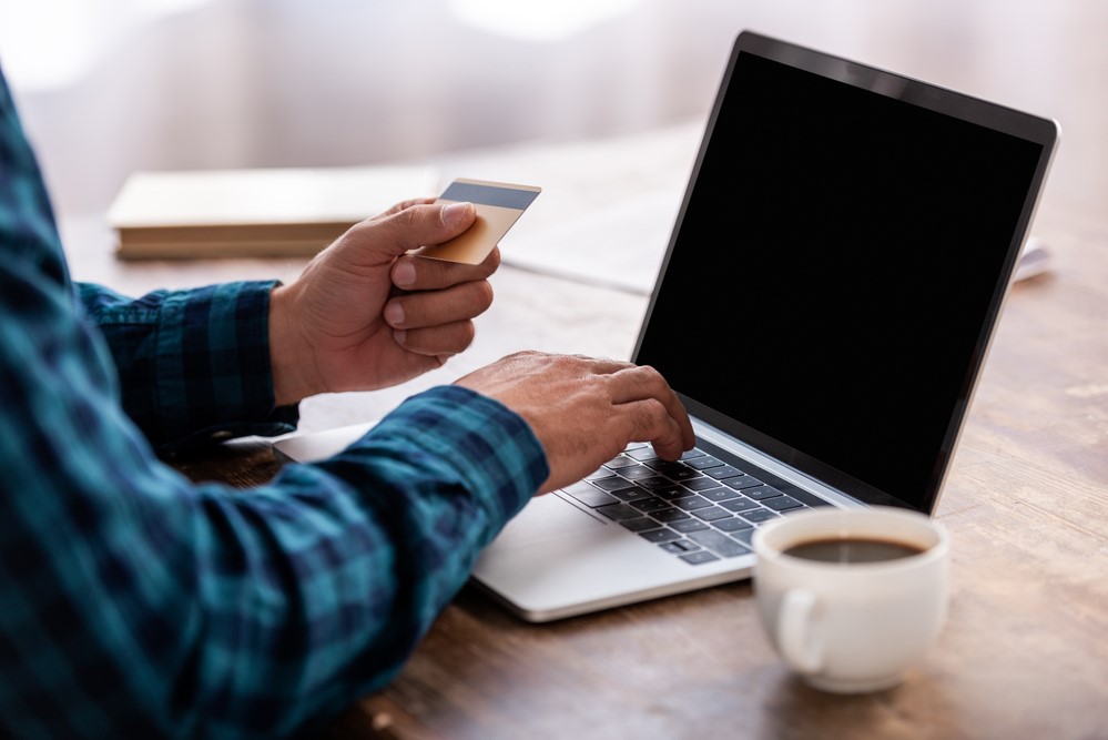 Mastercard reformula o processo de pagamento sem senha e cartões sem número