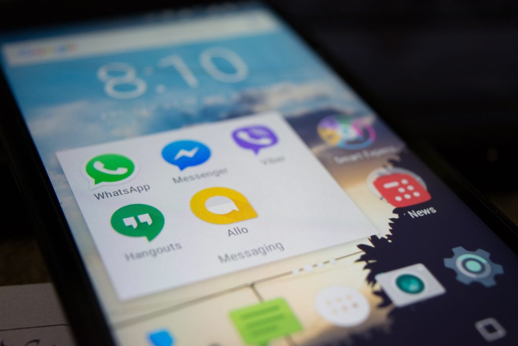 Capacitação via WhatsApp é uma das principais tendências para a educação corporativa em 2022