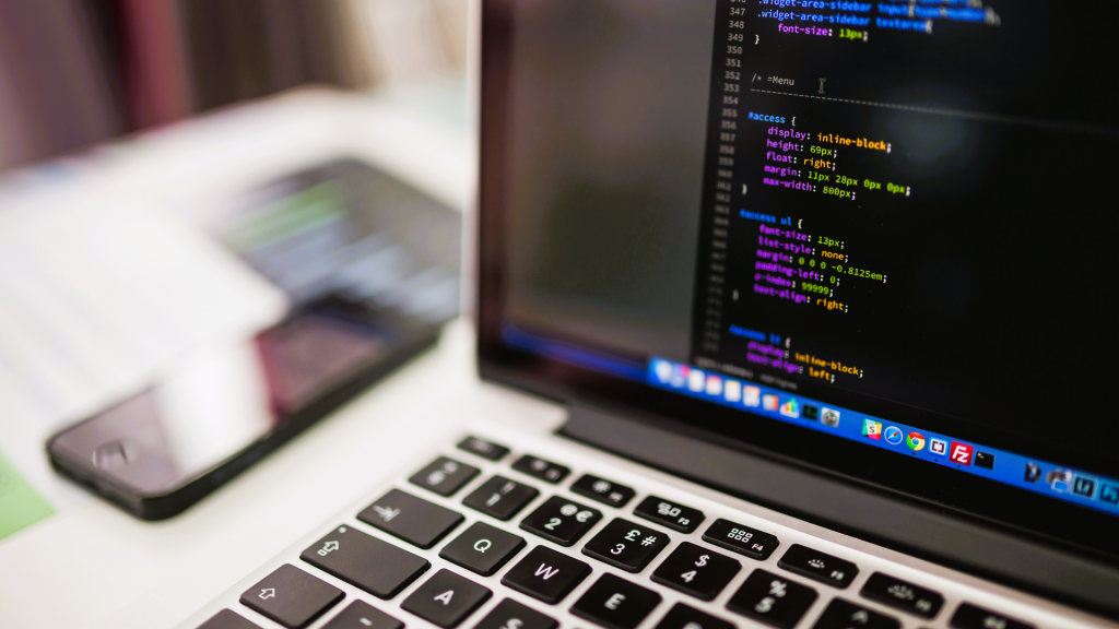 Hospitais e clínicas adotam programação low-code para sistemas online de laudos