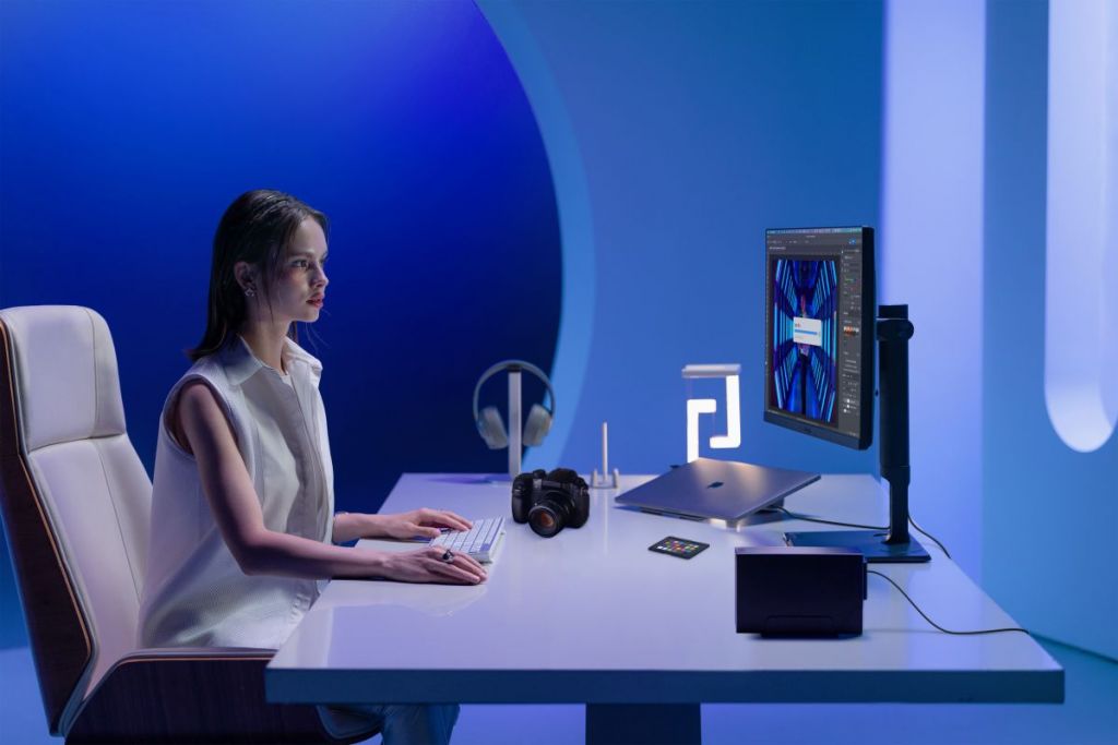ViewSonic lança seu primeiro monitor docking ColorPro Thunderbolt 4