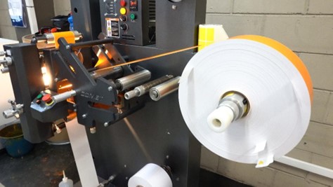 Simpress investe em fábrica de etiquetas