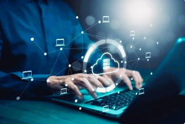 Intel apresenta inovações em IA abrangendo desde o chip até sistemas
