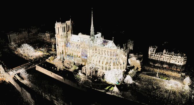 A restauração de Notre Dame: como a tecnologia de Nuvem de Pontos salvou a Catedral de Paris?