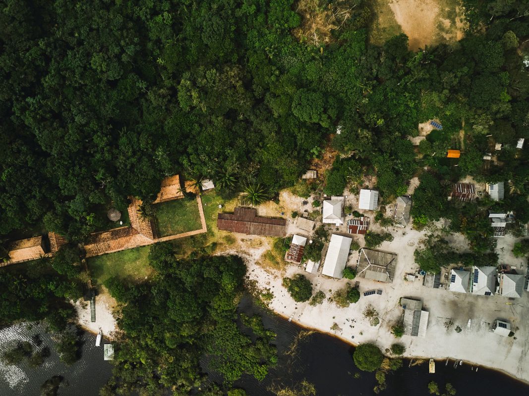 FAS e Schneider Electric implementarão polo de soluções energéticas em comunidades da Amazônia