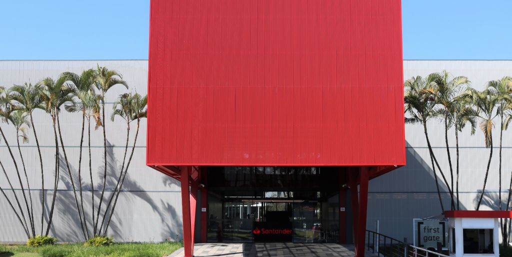 Empresa de tecnologia do Santander prorroga inscrições para programa de estágio afirmativo