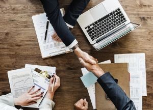 Freshworks anuncia programa de parceiros com ofertas expandidas de revendedores e serviços