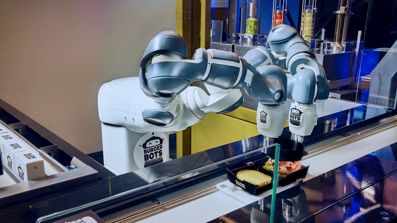 ABB Robótica apresenta BurgerBots, robôs que preparam hambúrgueres