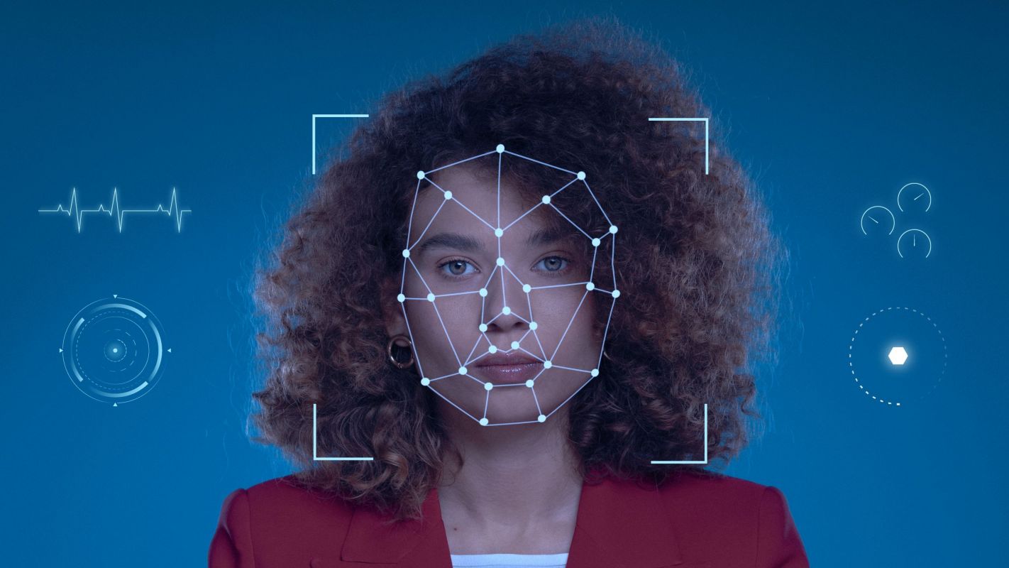 Fraudes com biometria aumentam alerta para segurança digital