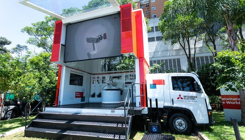 Caminhão-showroom da Mitsubishi Electric apresenta as principais inovações da marca
