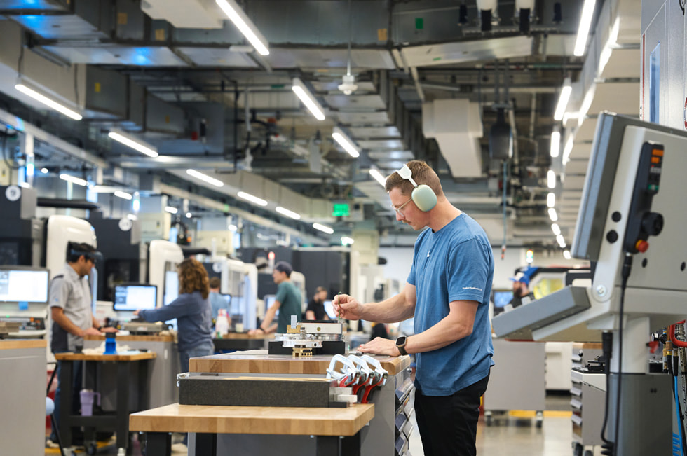 Apple anuncia investimento de US$ 600 bi em programa de manufatura nos EUA
