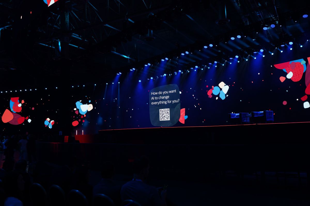 Oracle está pronta para entregar soluções de IA em larga escala, diz Larry Ellison
