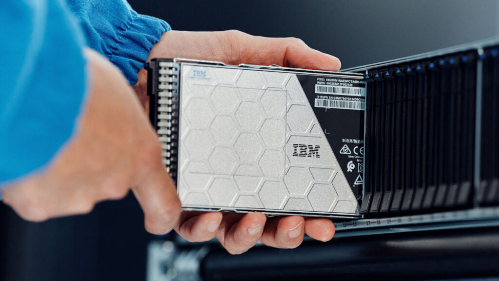 IBM apresenta armazenamento autônomo com o novo portfólio FlashSystem