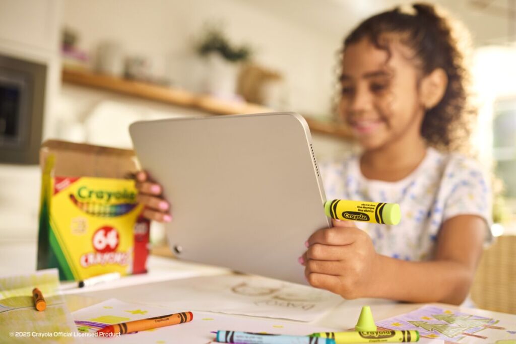Sandisk traz linha de pendrives USB-C em parceria com Crayola para o Brasil