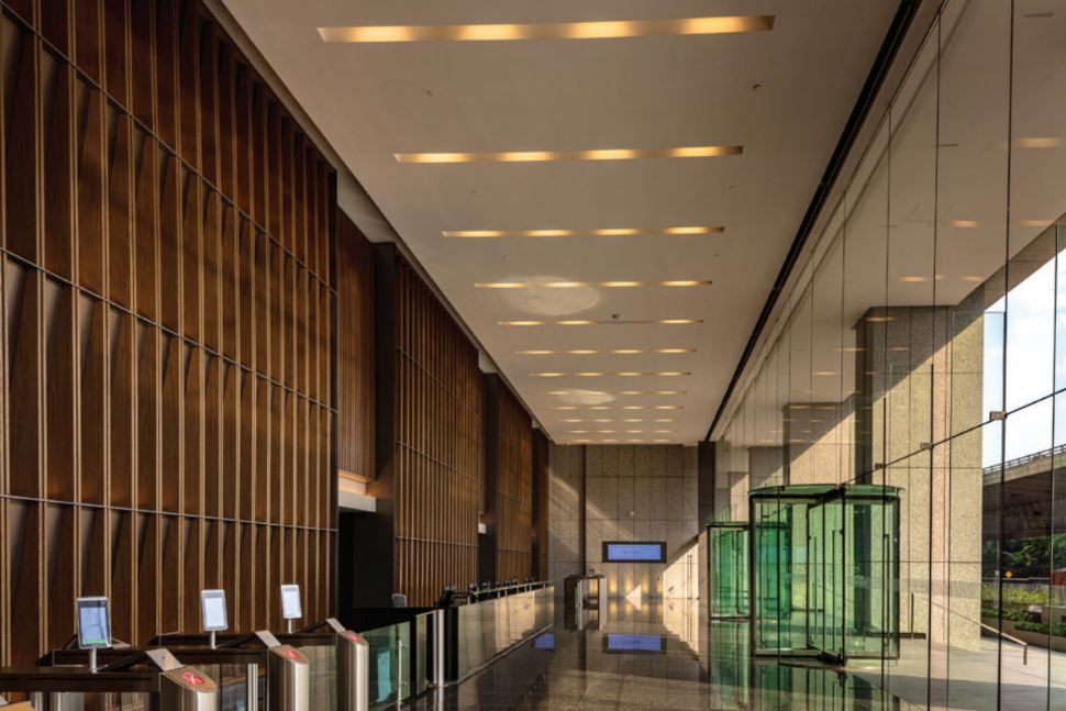 Soluções integradas da Johnson Controls reforçam segurança de edifício inteligente