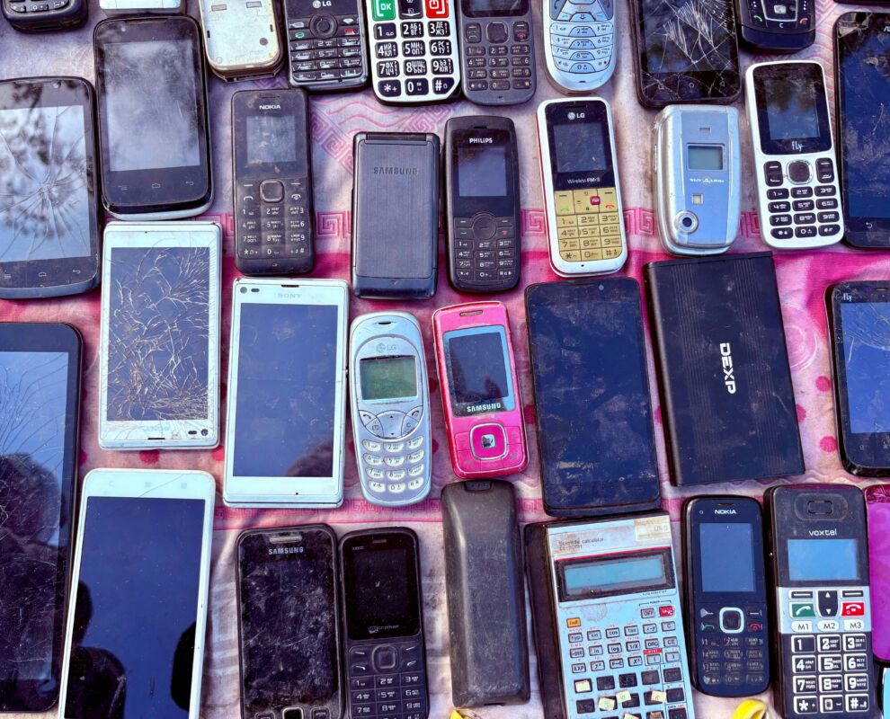 81% dos brasileiros preferem trocar o celular quebrado em vez de realizar o conserto