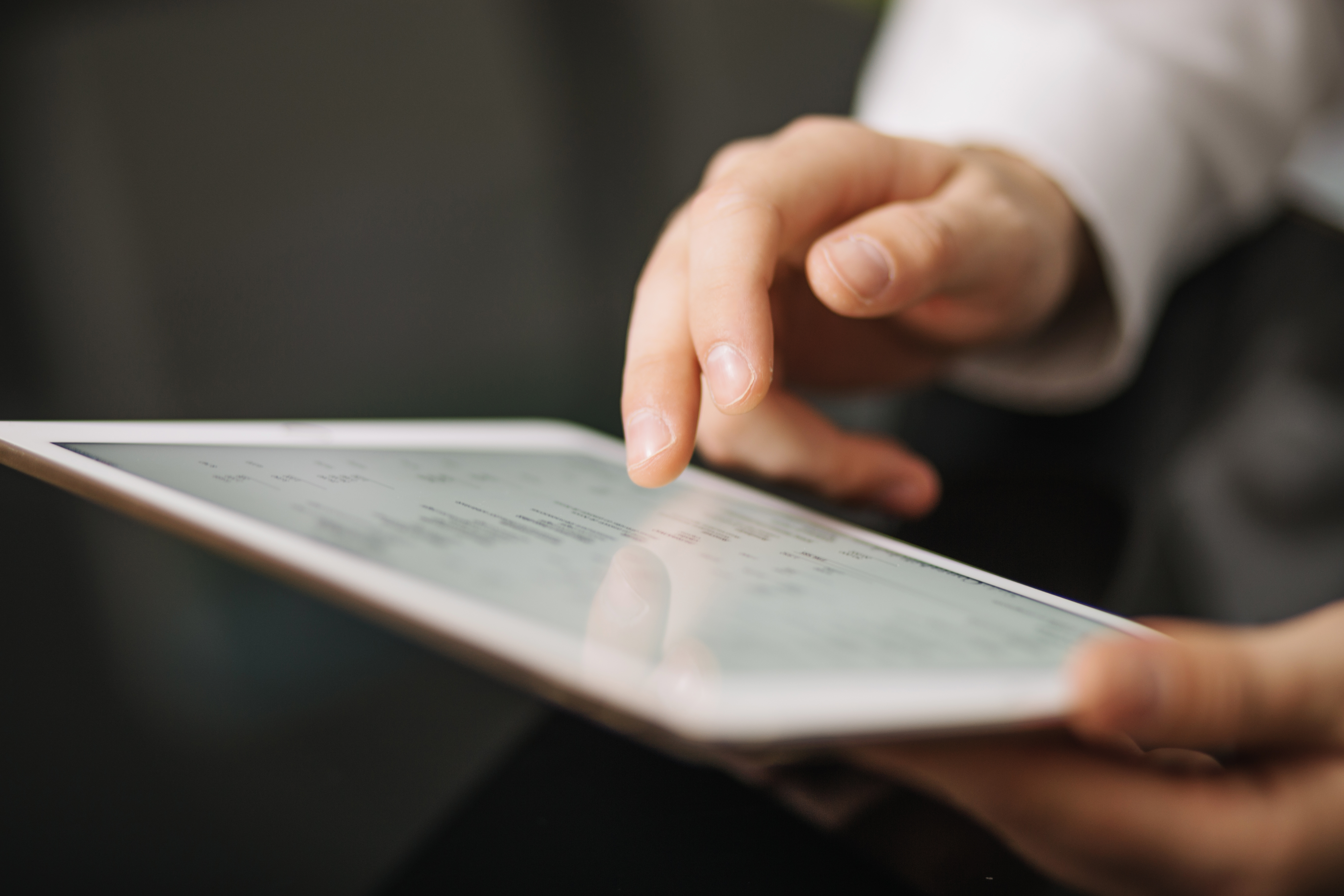 Docusign apresenta na AL assistente de IA para revisão de contratos