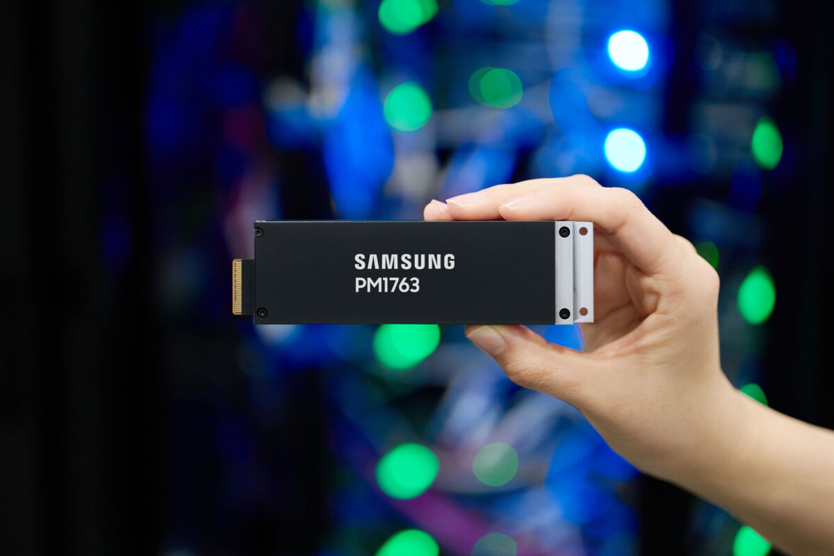 Samsung inicia produção em massa do SSD PM1763 para infraestrutura de IA