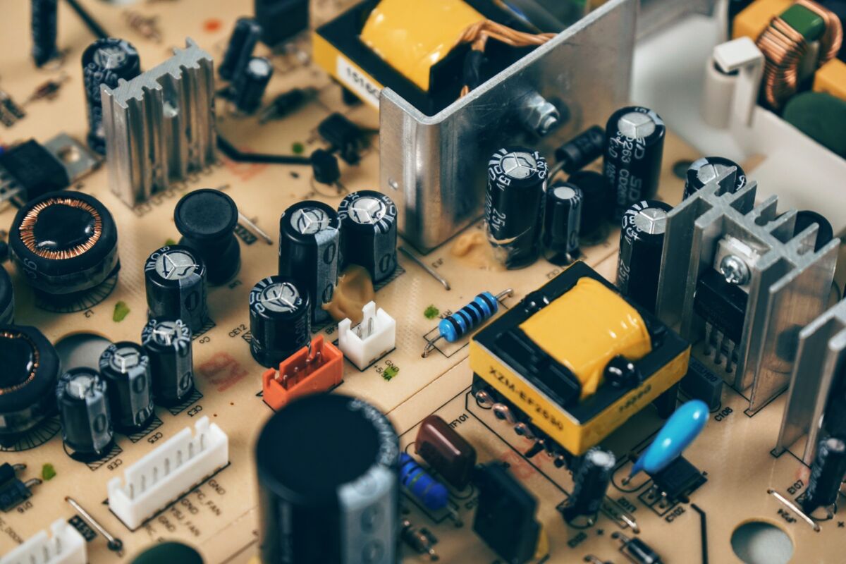 Mundo recicla 24% dos resíduos eletroeletrônicos e especialista destaca mineração urbana como saída